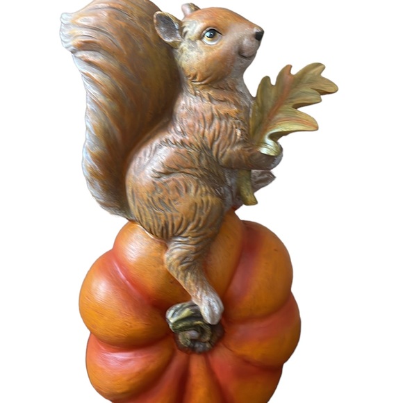 Fall Home Decor Pumpkin Figurine Squirrel Tabletop New - Picture 2 of 6